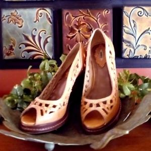 SCHUTZ LEATHER WOVEN WEDGES